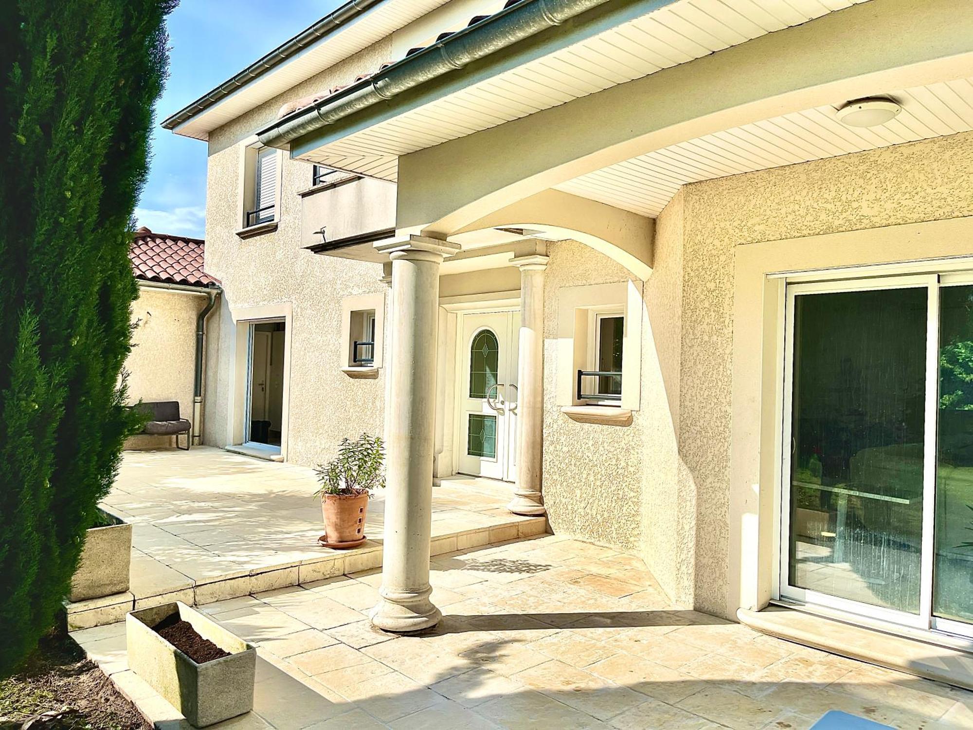 Room In House Villefontaine Exterior photo